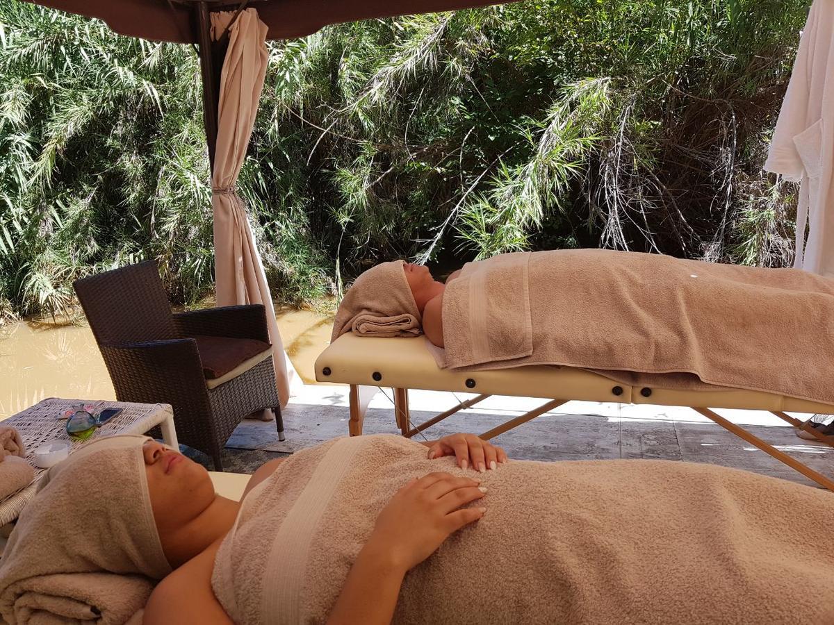 Iris Retreat & Island Day Spa Hartbeespoort Extérieur photo