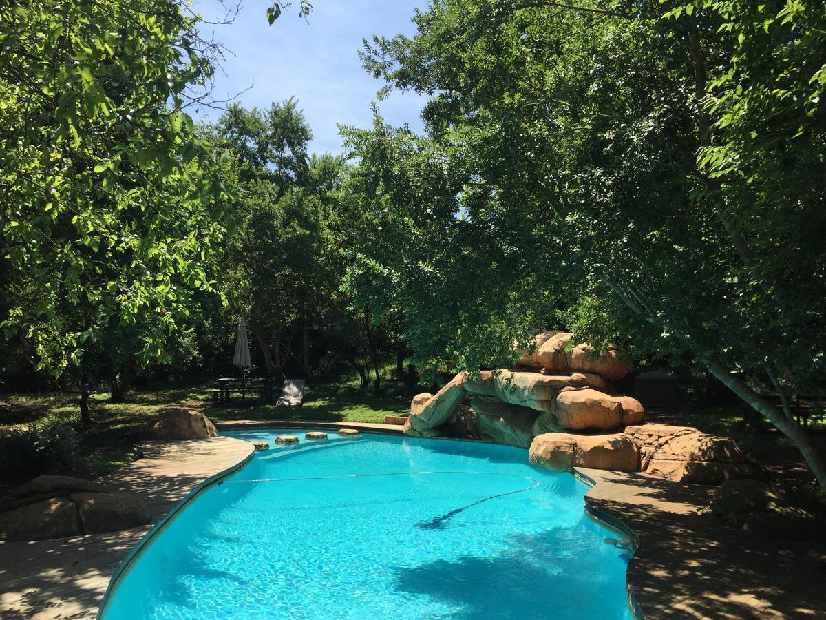 Iris Retreat & Island Day Spa Hartbeespoort Extérieur photo